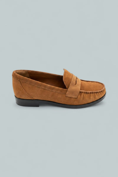 Womens Ani Ruched Loafer Flats - Rum