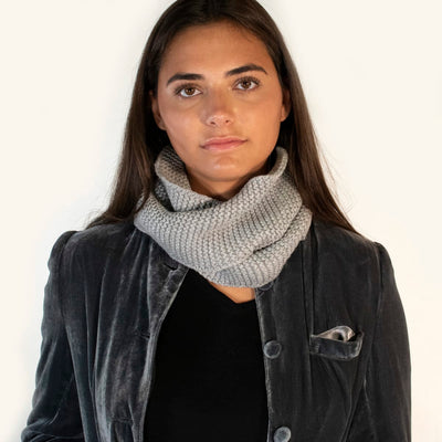 Chunky Criss Cross Neck Warmer - Light Grey
