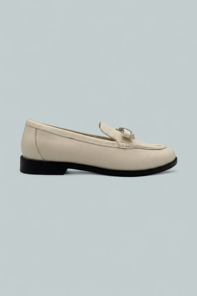 Deco Bow Pebbled Leather Loafer - Cashew Milk