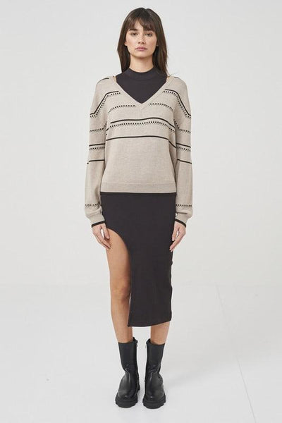 Stitch Detail Stripe V - Latte