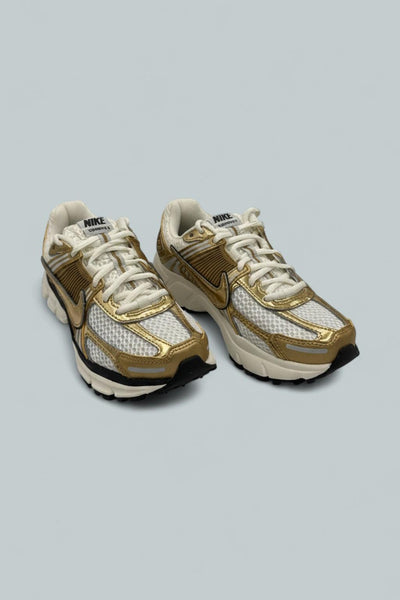Zoom Vomero 5 Sneakers - Photon Dust/Metallic Gold/Gridiron/Sail