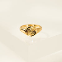 Coin Fluted Signet Ring