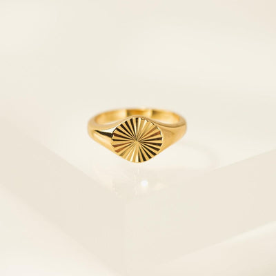 Coin Fluted Signet Ring