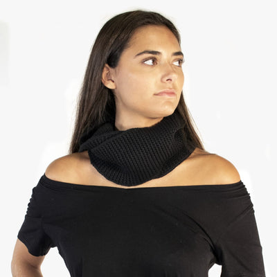 Chunky Criss Cross Neck Warmer - Black - 9’’X10’’ - Scarf