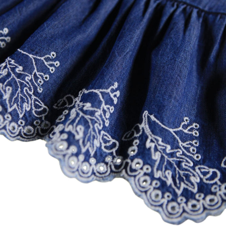 Caras - Oak Embroidery