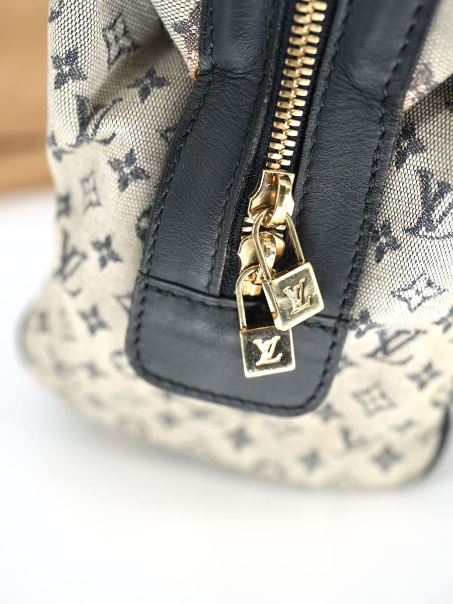 Pre-Owned Louis Vuitton Monogram Lin Josephine PM Shoulder Bag