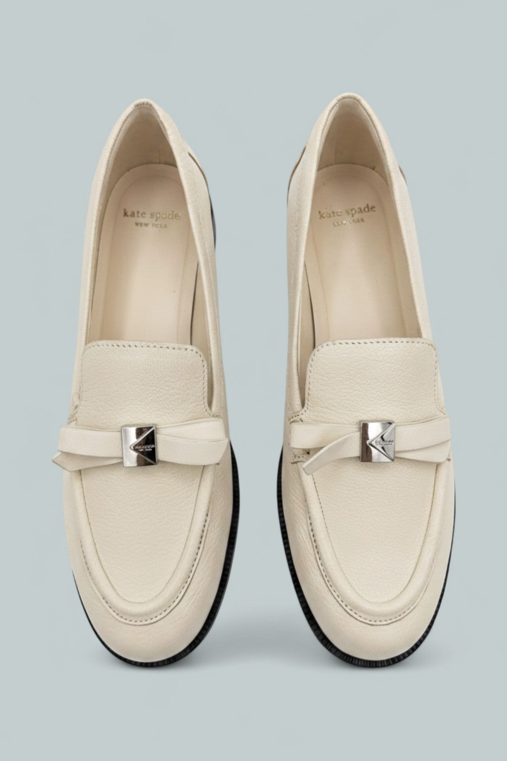 Deco Bow Pebbled Leather Loafer - Cashew Milk