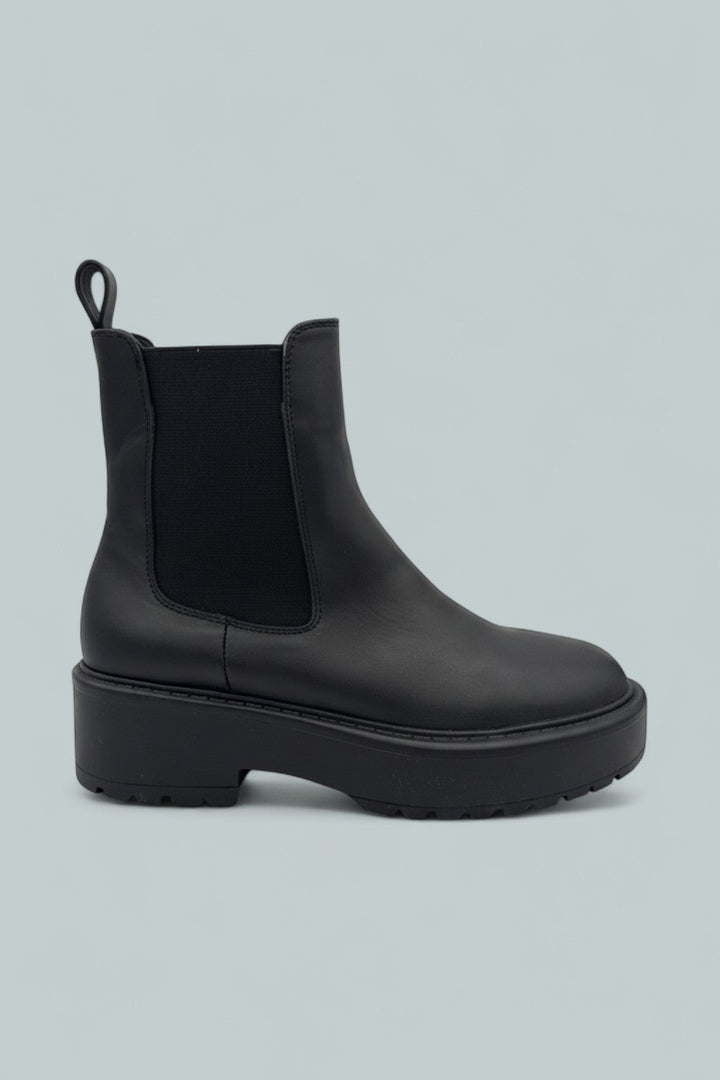 Perie Chelsea Booties - Black Leather