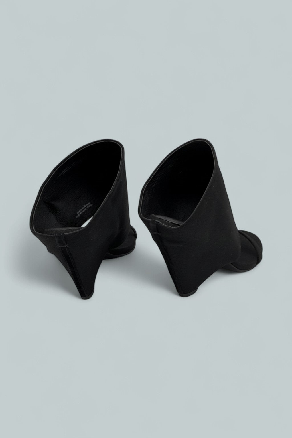 Shady Cuffed Sandals - Black Canvas