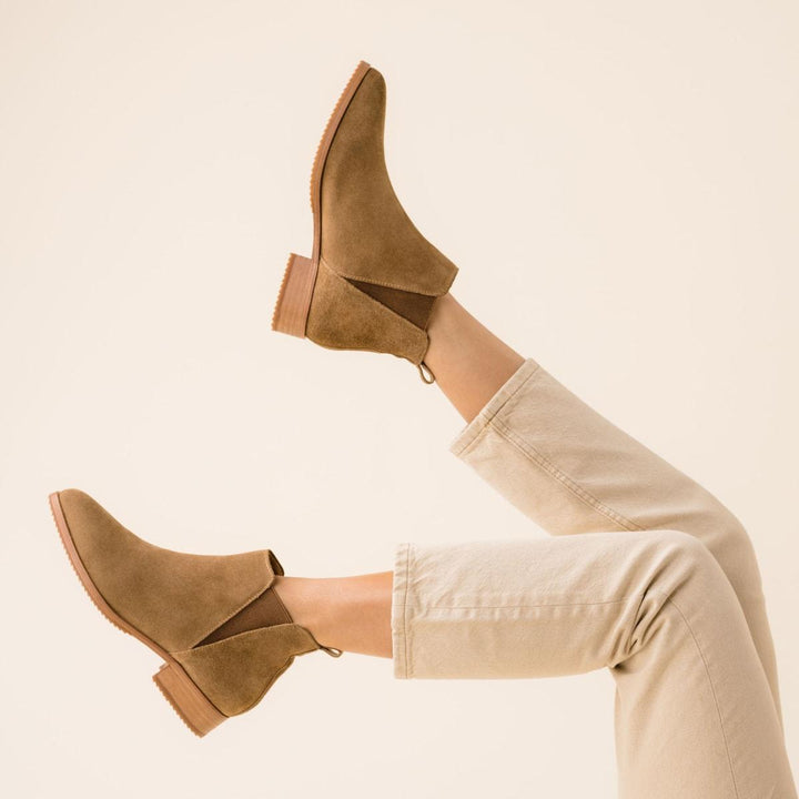 Eva Everyday Chelsea Boot - Taupe Suede