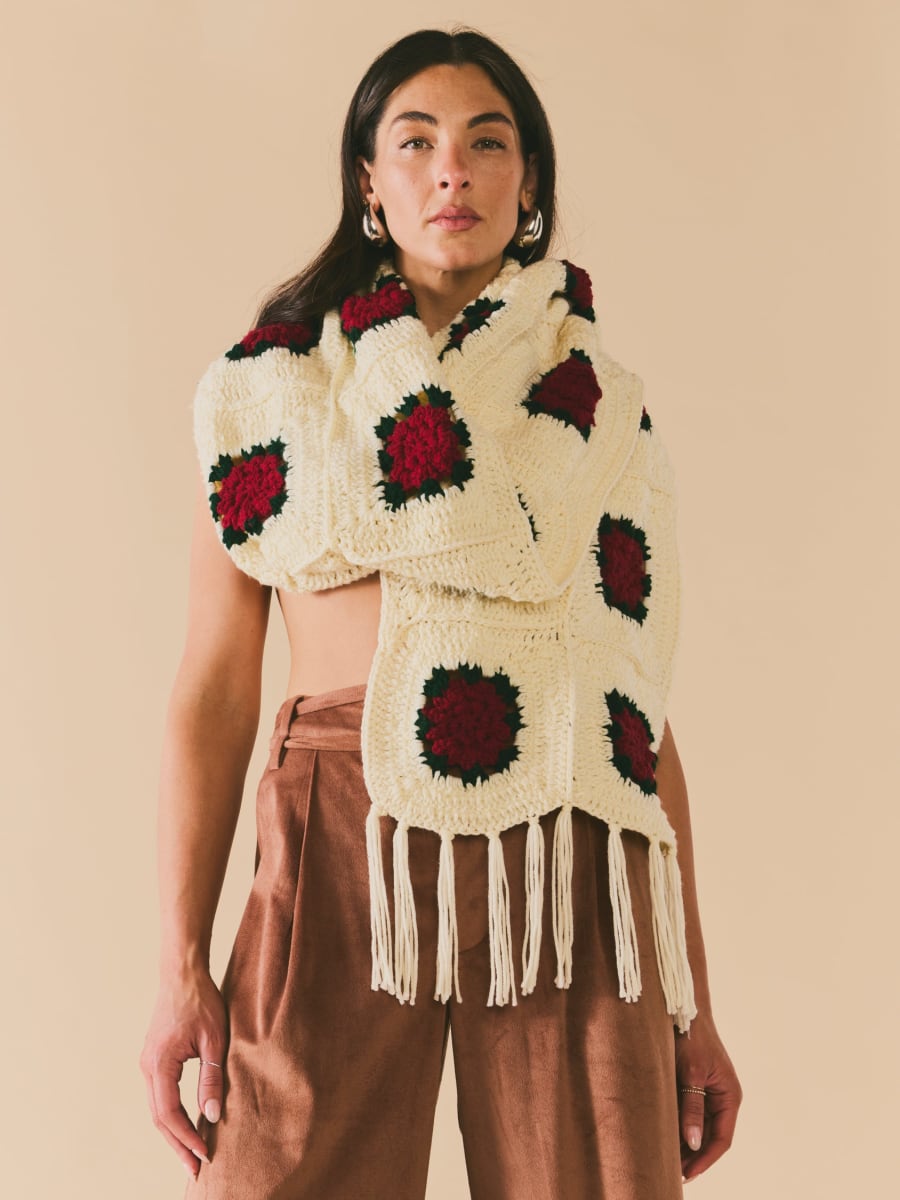 Round Top Rose Scarf