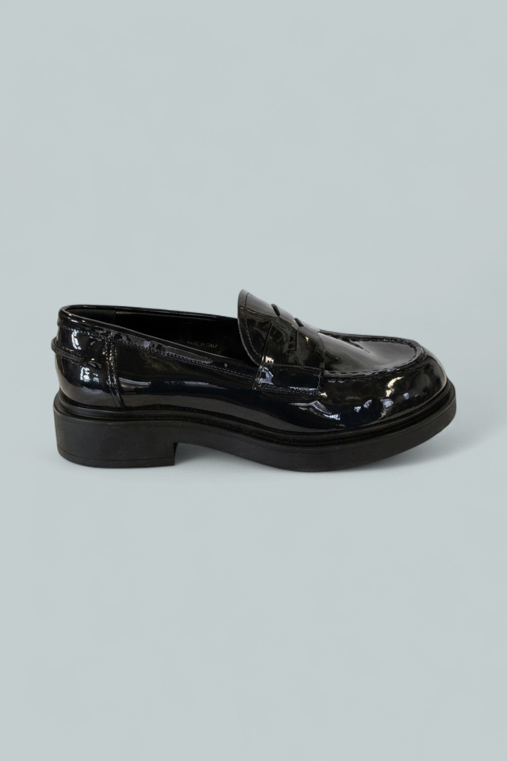 Women's Loira Bordeaux Loafer Flats - Navy