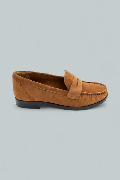 Womens Ani Ruched Loafer Flats - Rum