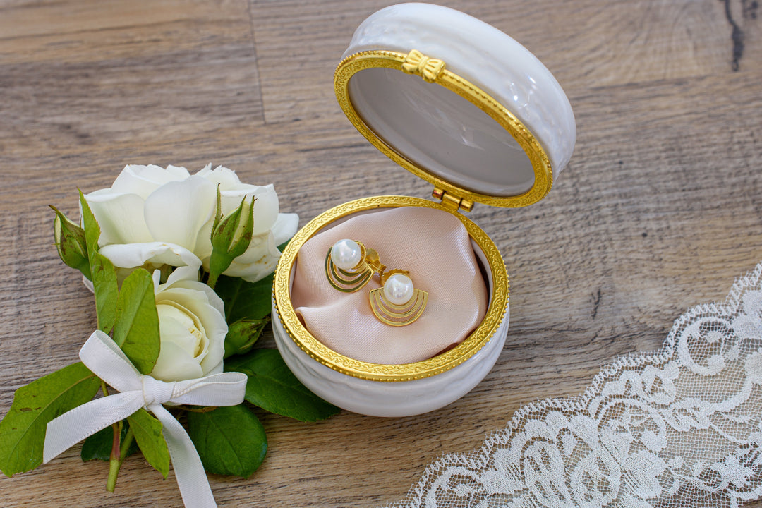 Radiate Pearl Stud Earrings - Gold