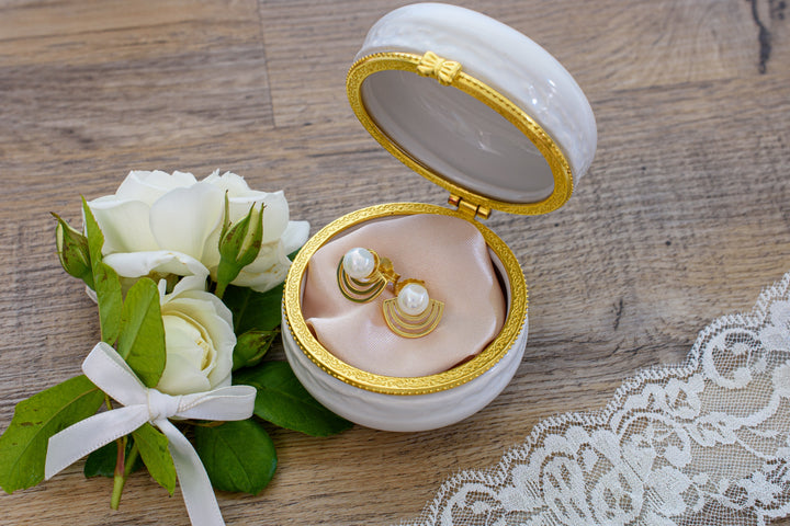 Radiate Pearl Stud Earrings - Gold