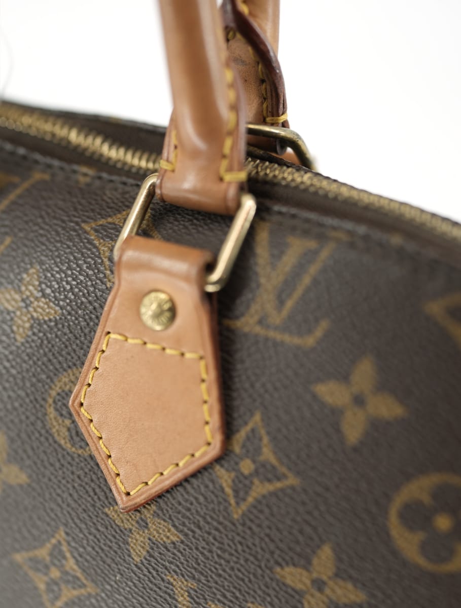 Pre-Owned Louis Vuitton Monogram Alma MM Boston Bag