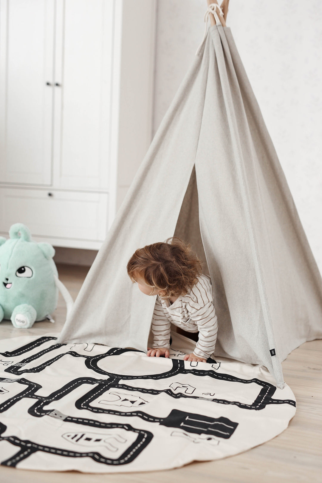 Small Teepee Tent - Neutral