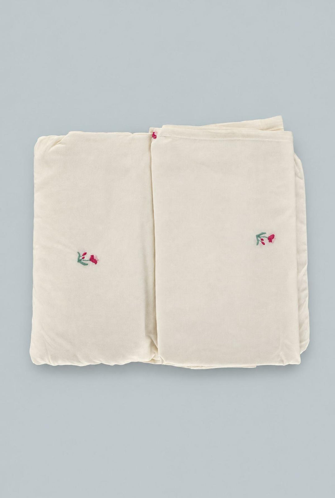 Embroidered Duvet And Sham Set - White