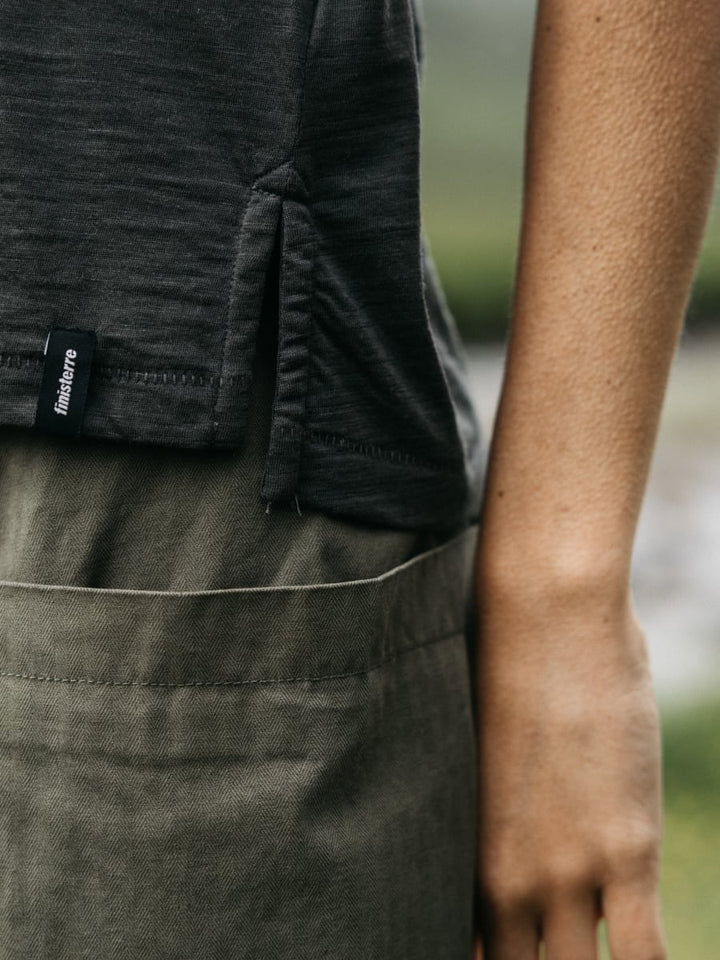 Women's Seeker Merino Scoop Neck T-Shirt - Raven Black