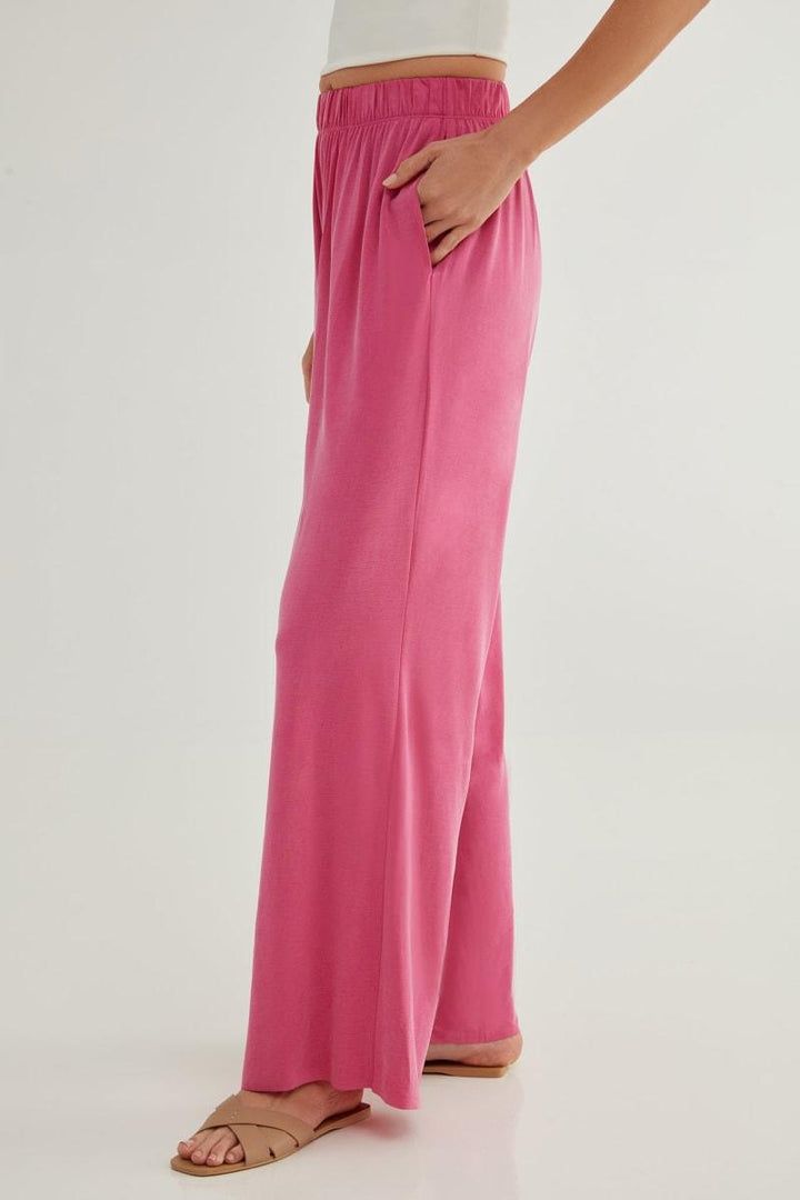 The Effortless Palazzo: Pant Flow Cupro - Fuchsia