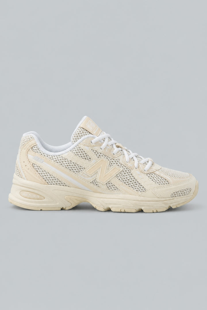 740 Unisex Trainers - White