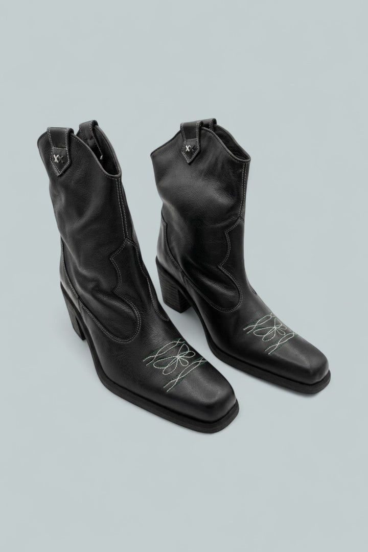 Women's Wandering Western Boots - Black Leather