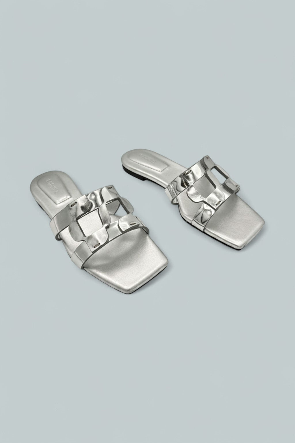 Monogram Slide - Metallic