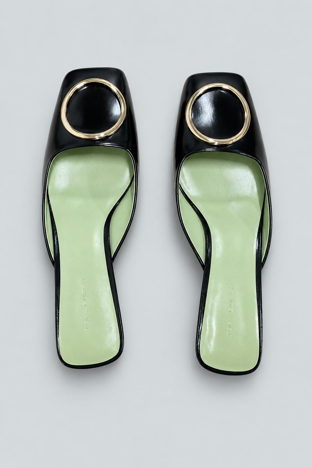 Womens Ring Hardware Pumps - Perfect Black