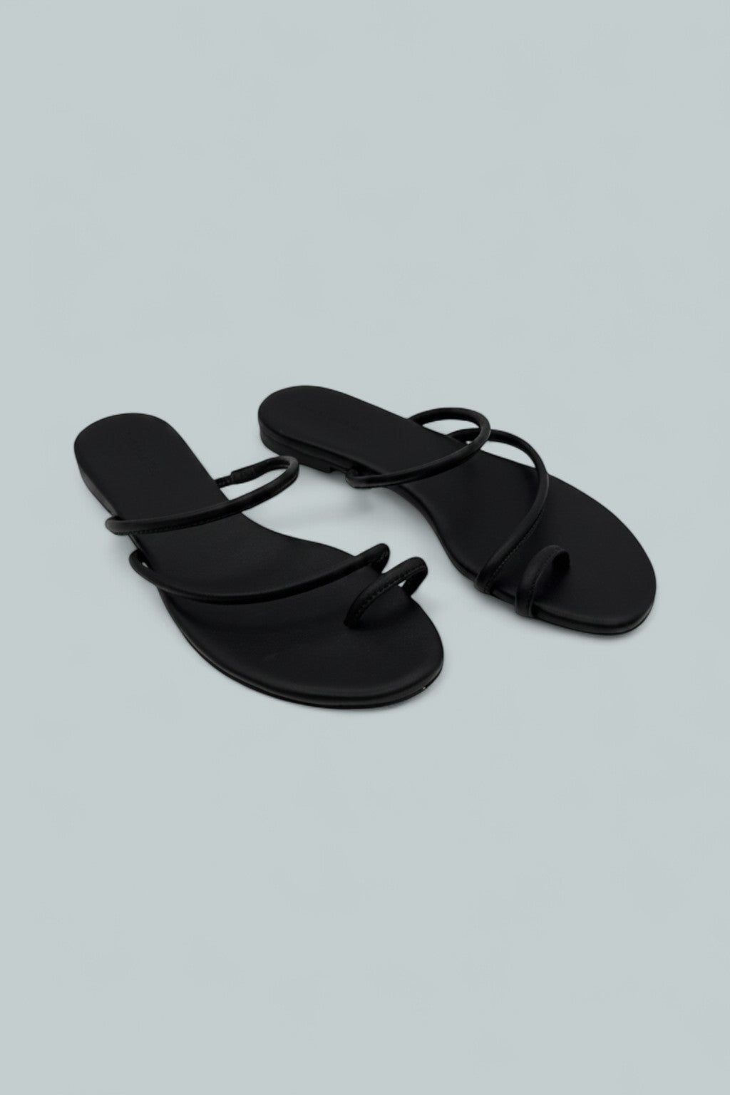 Ludo Toe Ring Strappy Flat Sandal - Black
