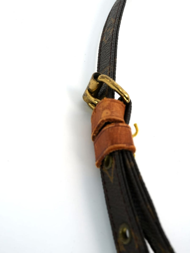 Pre-Owned Louis Vuitton Amazone Crossbody Bag