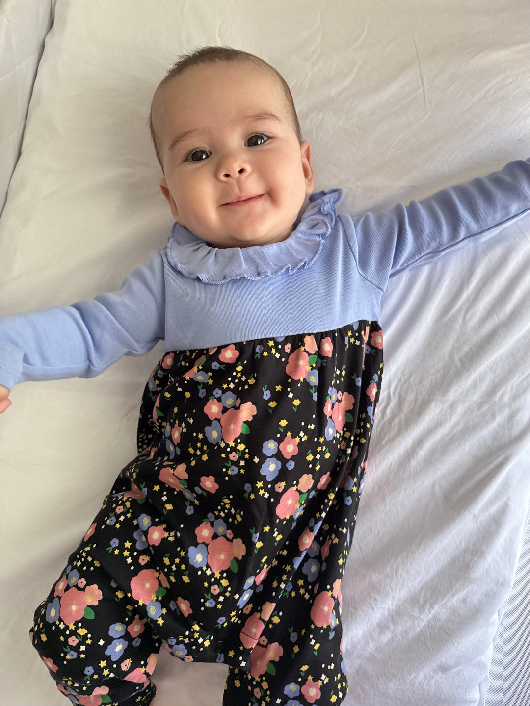Ruffle Collar Baby Romper - Star Flower