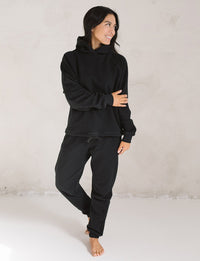 The Women's Essential Sweatpant - Black