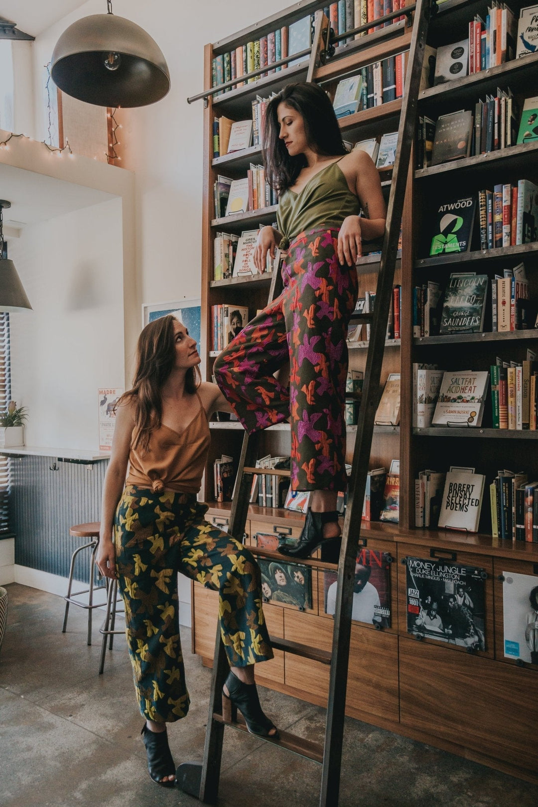 The Julia Pant - Olive/magenta