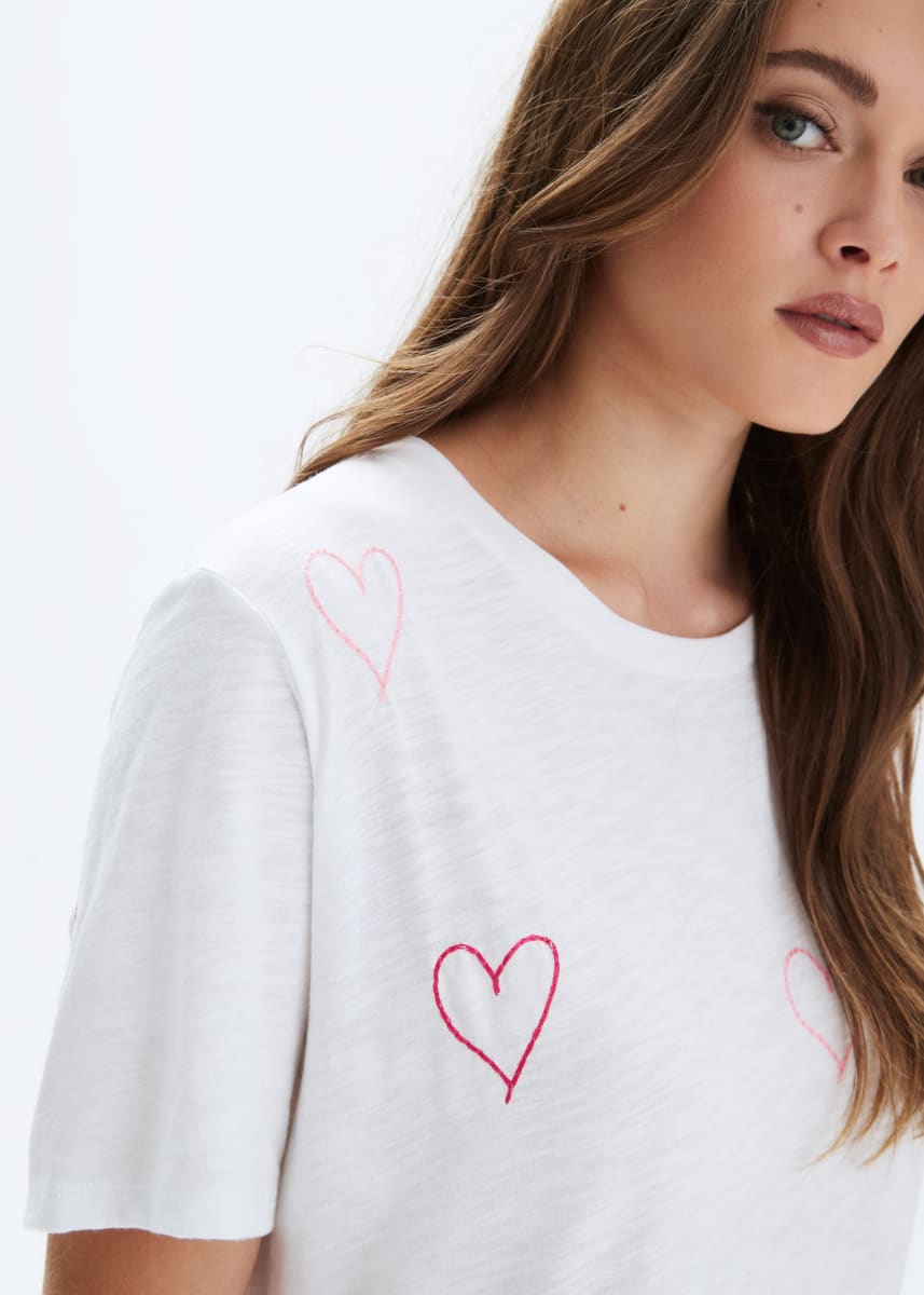 Heart Stitch Wide T-Shirt - White