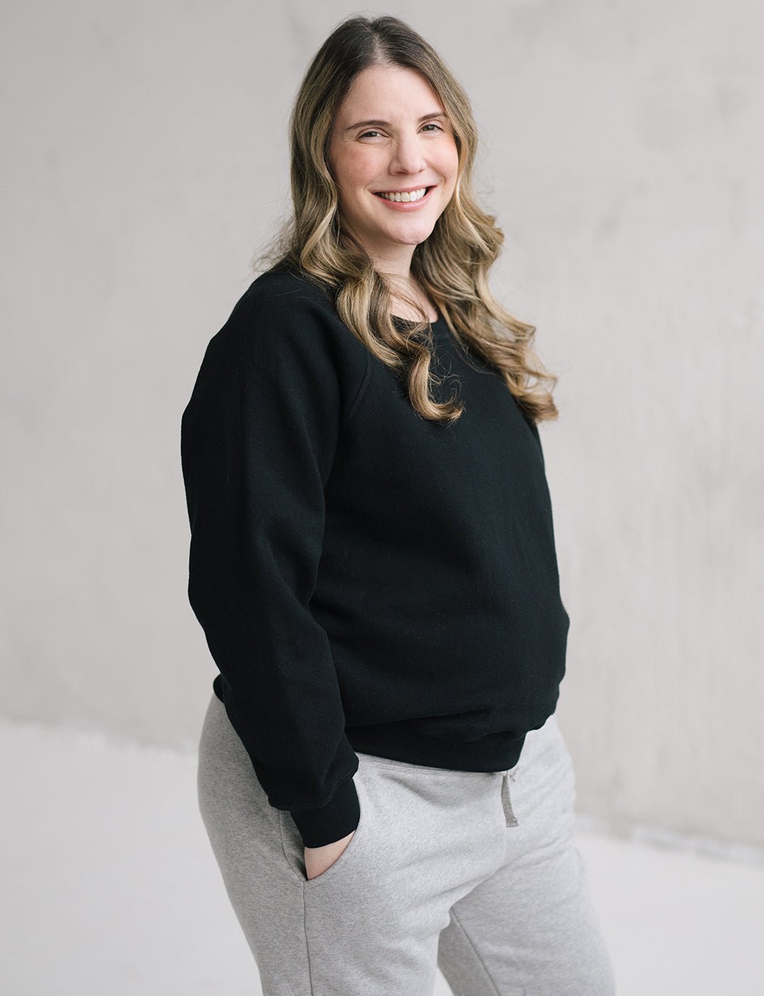 The Women's Crew Sweatshirt - Black