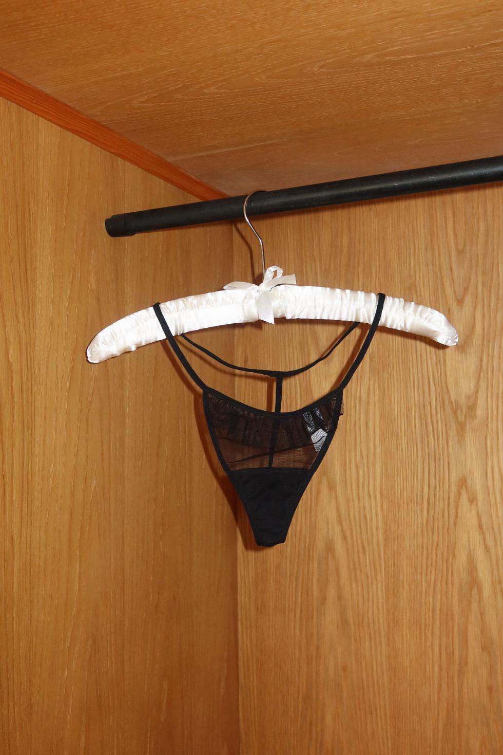 Remi G-String - Black