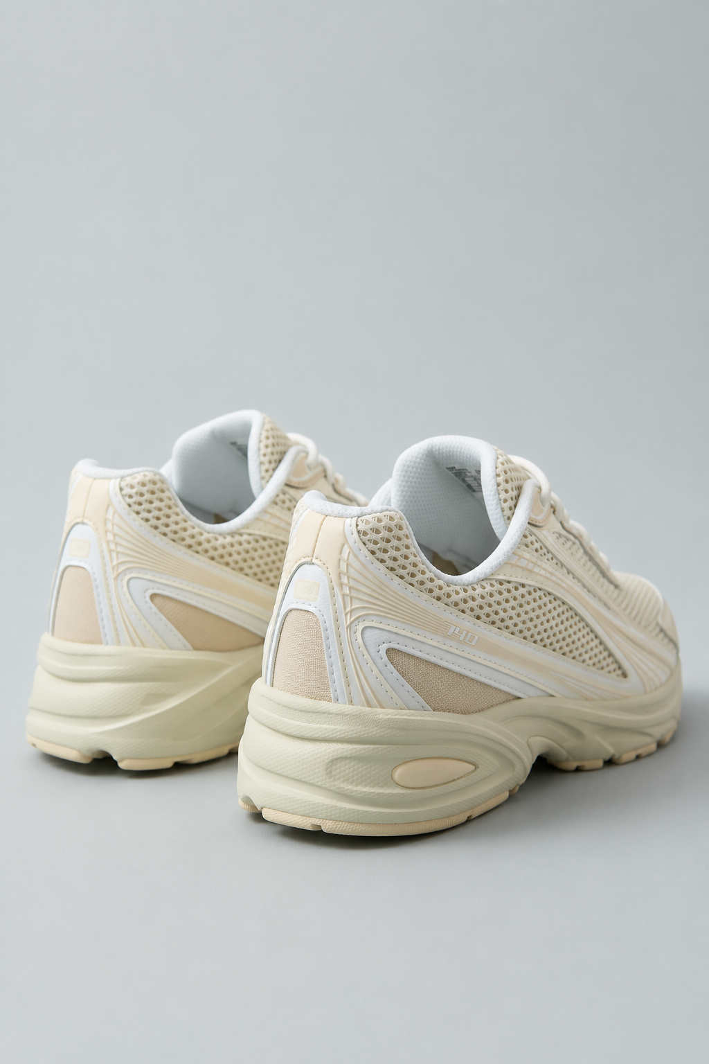 740 Unisex Trainers - White - 8.5 - Sneaker