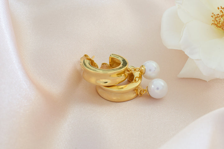 Modern Drop Pearl Earrings - Gold