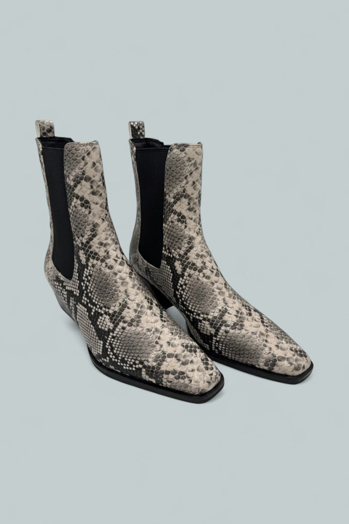 Esra Chelsea Boots - Natural Snake