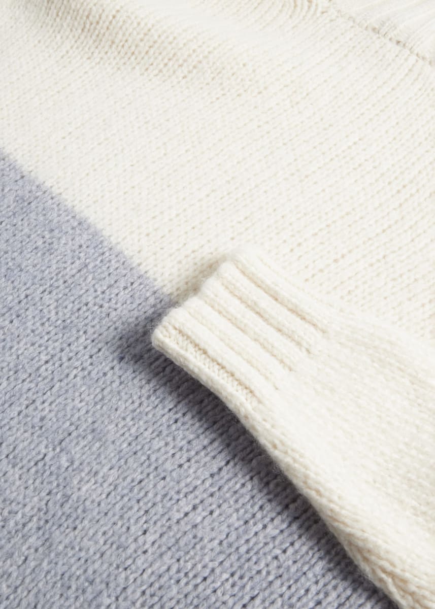 Cashmere Two-Tone Turtleneck Sweater - Solid