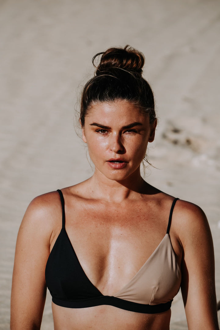 Capri Sports Bra - Chanterelle + Black