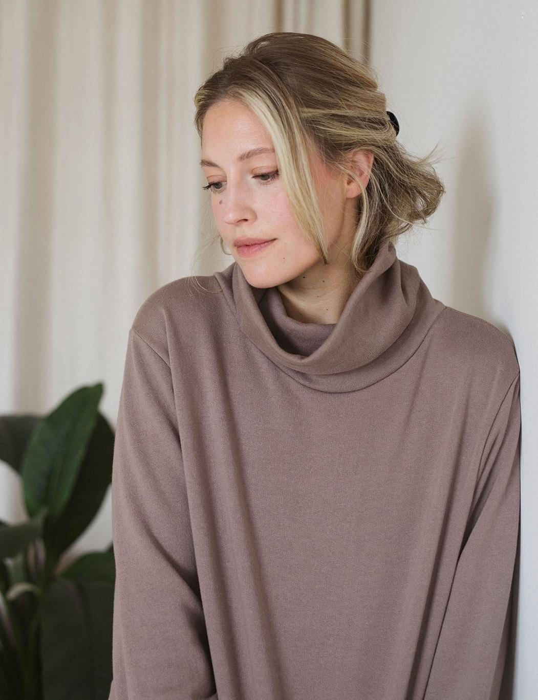 The Women's Funnel Neck Sweatshirt - Taupe