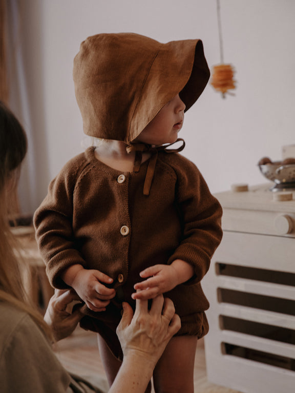 The Old-Fashioned Bonnet - Rust