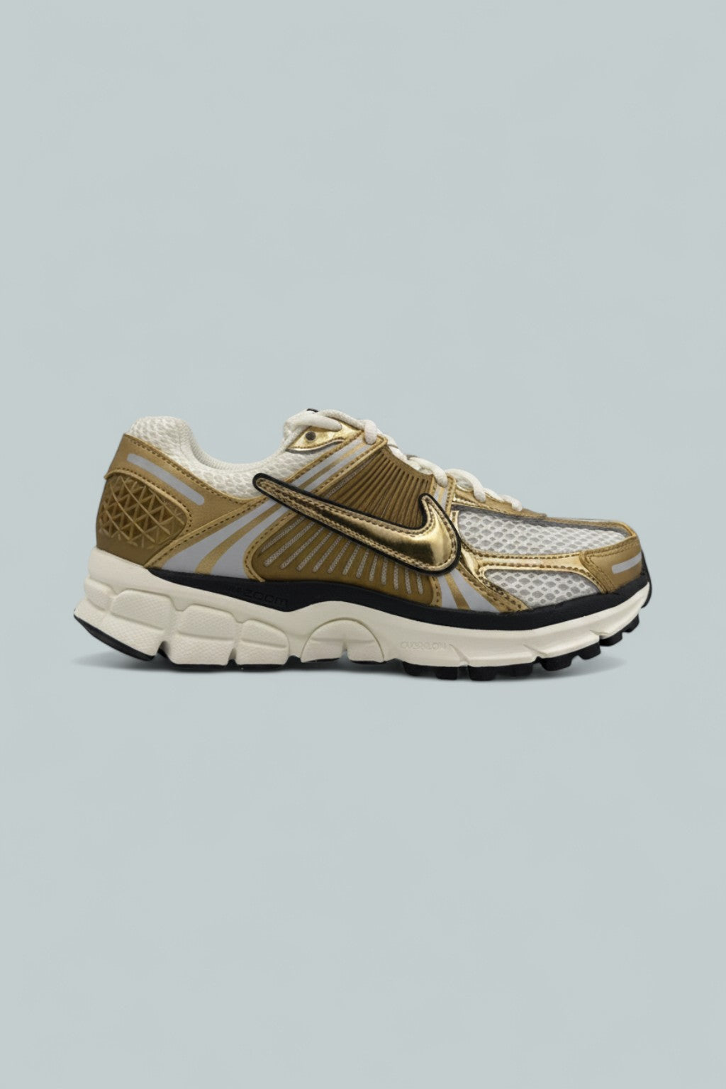 Zoom Vomero 5 Sneakers - Photon Dust/Metallic Gold/Gridiron/Sail