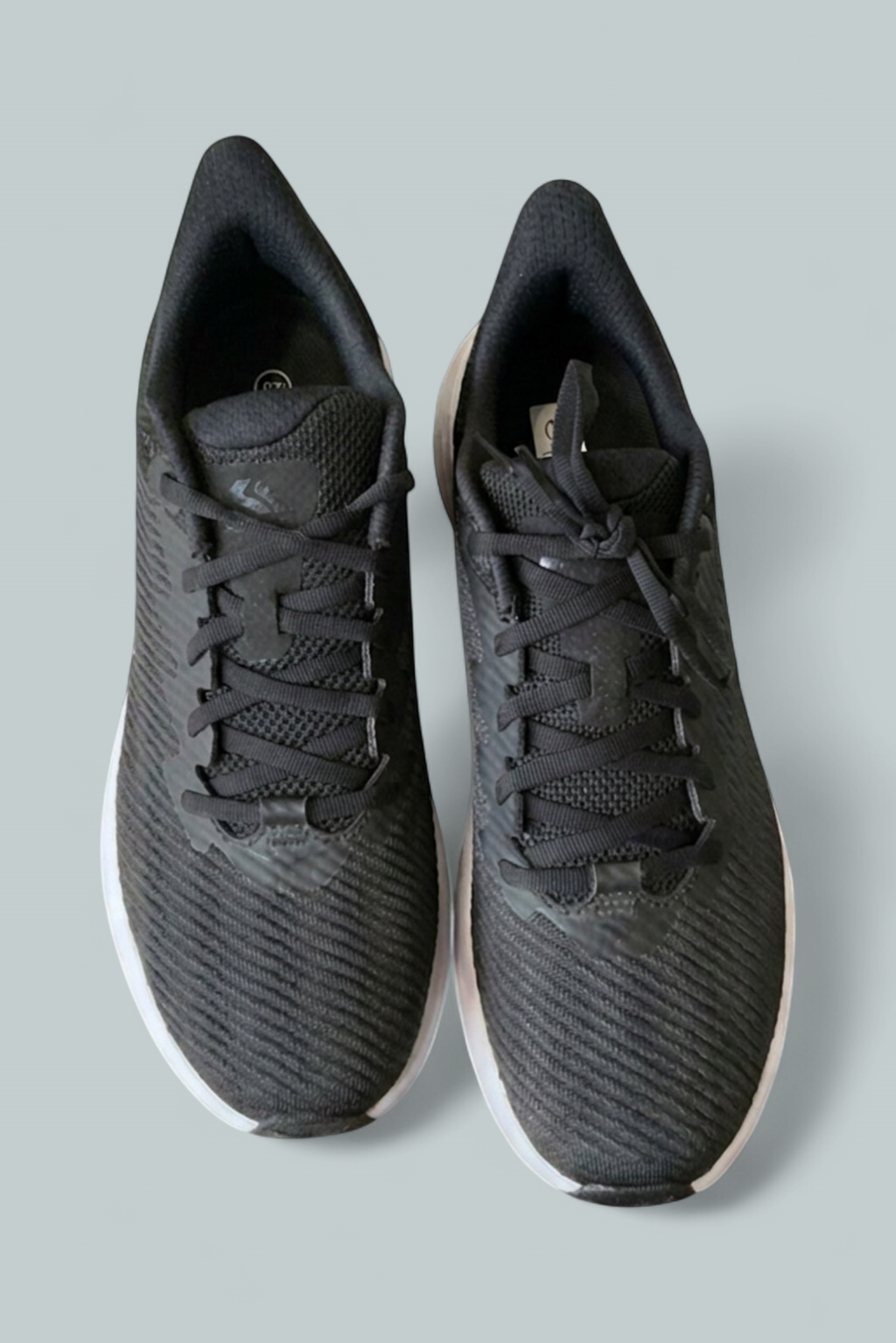 Men's Solimar Training & Gym Shoes - Black/White