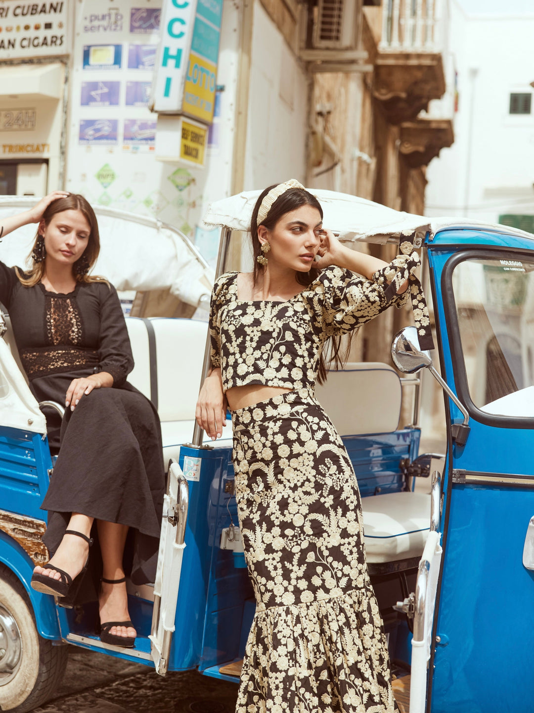 Doris Embroidered Puff Sleeve Top - Midnight/Cream Floral Embroidery