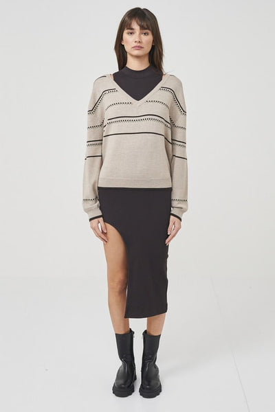Stitch Detail Stripe V - Latte