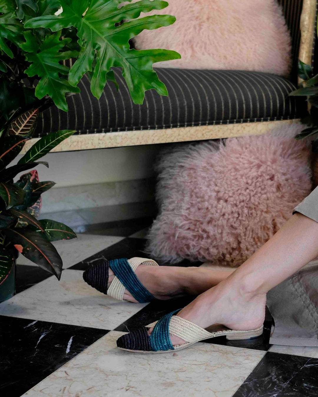 Venus Raffia Mule Peacock