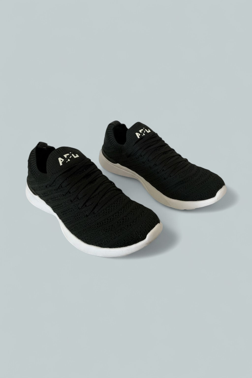Women's Knit Low-Top Running Sneakers - Black/White