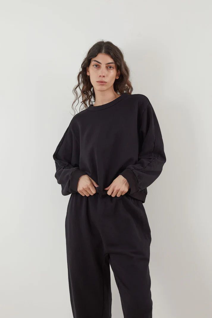 Easy Winter Sweatshirt - Black Sweats WOL HIDE 